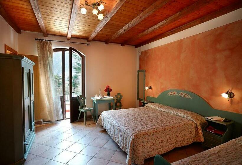 스탠다드 트리플 룸, Agriturismo Roeno