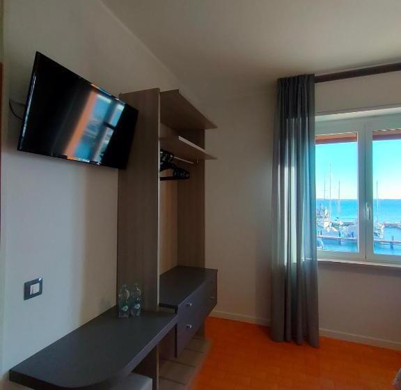 חדר סטנדרט נוף לאגם, Albergo La Pescatrice