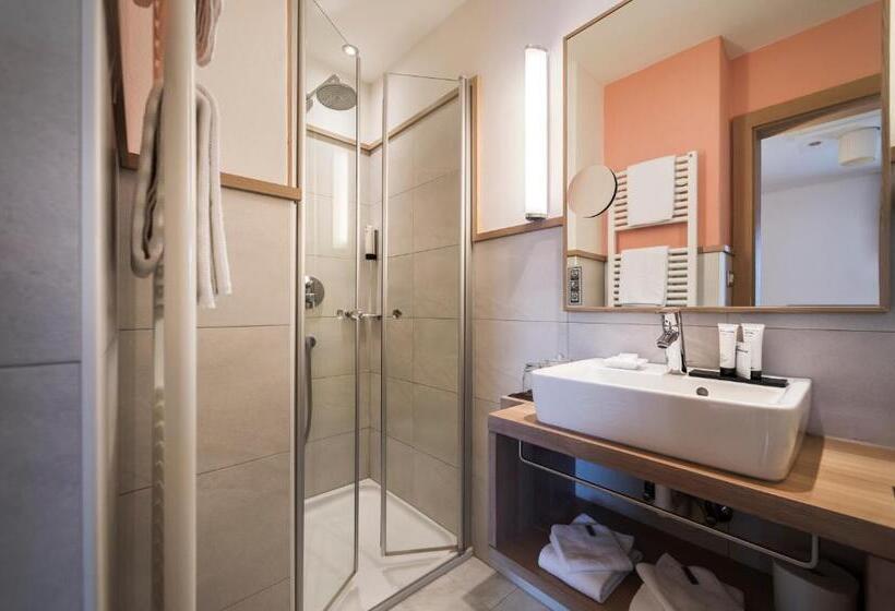 Номер Стандарт с Балконом, Belvedere   Fine Dining, Hideaway & Spa