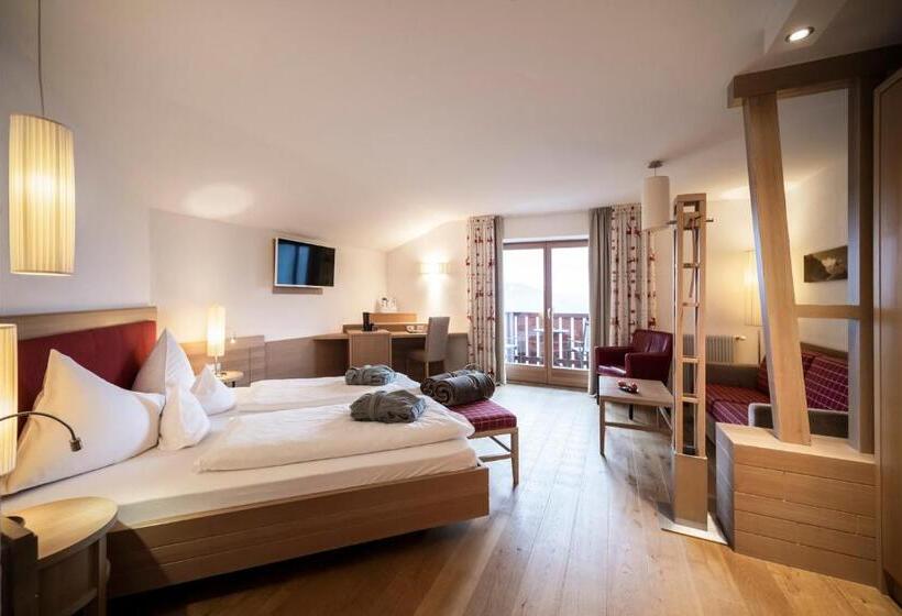 Полулюкс с Балконом, Belvedere   Fine Dining, Hideaway & Spa