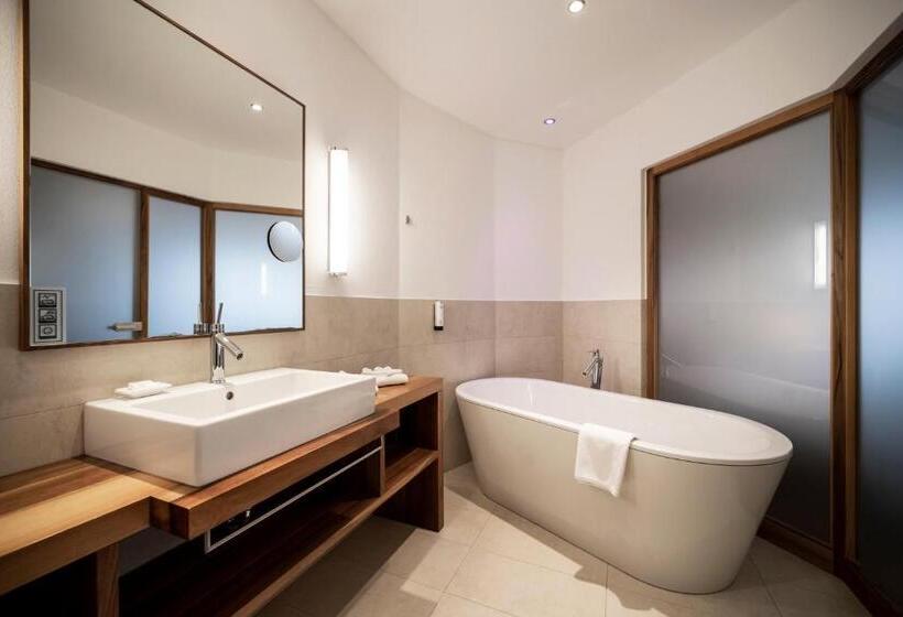 Полулюкс Одноместный с Террасой, Belvedere   Fine Dining, Hideaway & Spa