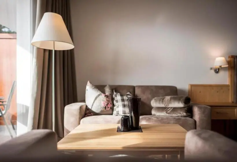 Superior-huone Parveke, Belvedere   Fine Dining, Hideaway & Spa