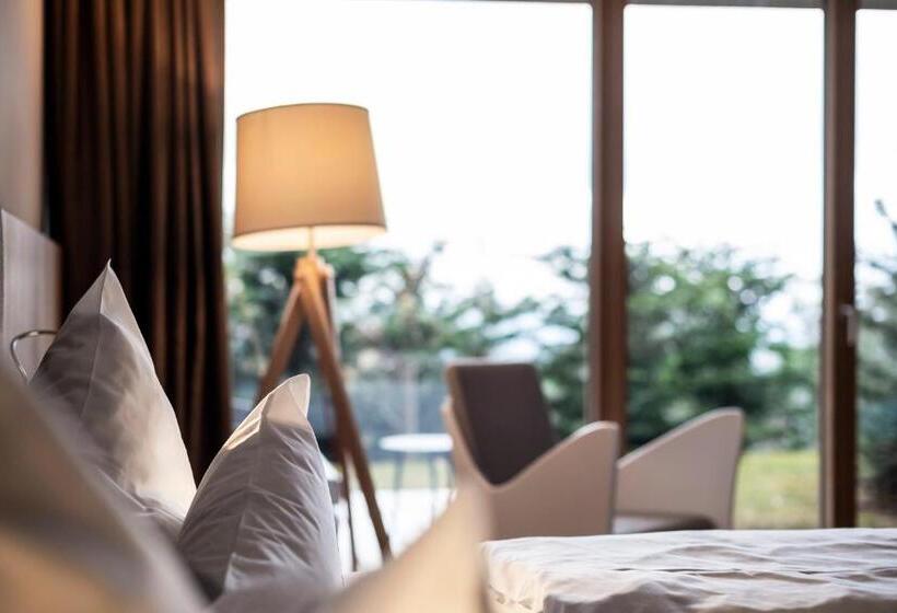 Номер Superior с Балконом, Belvedere   Fine Dining, Hideaway & Spa