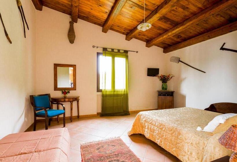 스탠다드 트리플 룸, Case Di Latomie