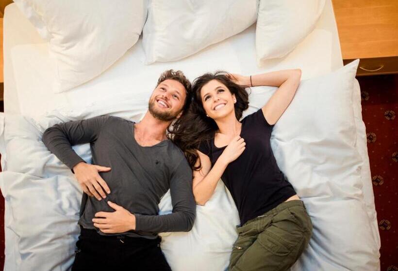 חדר אקונומי, Jager Hans