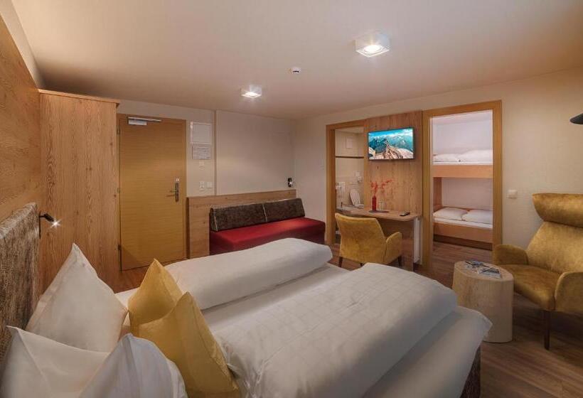 חדר משפחתי, Martinshof Berg Herz