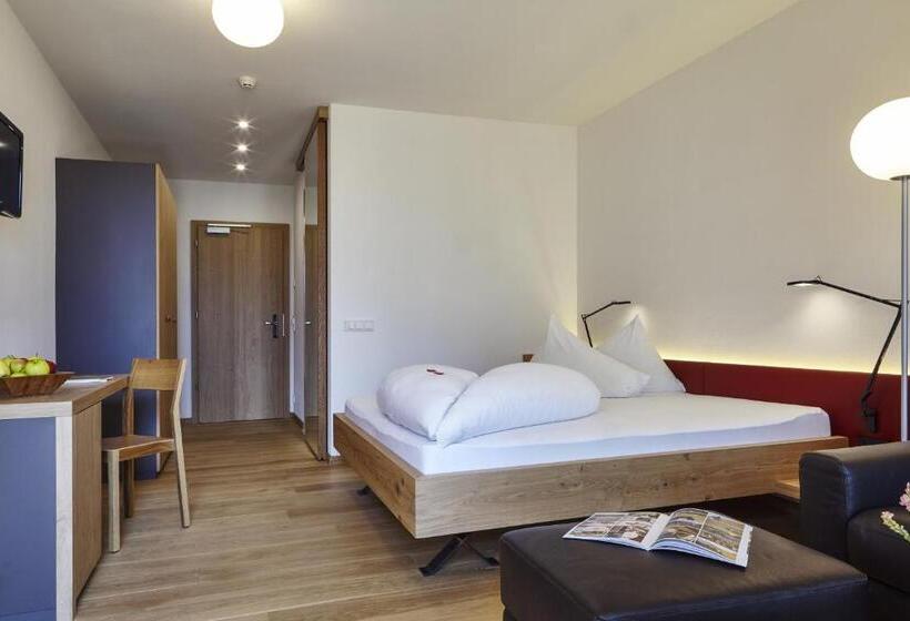 山の見えるジュニアスイート, Obermoosburg