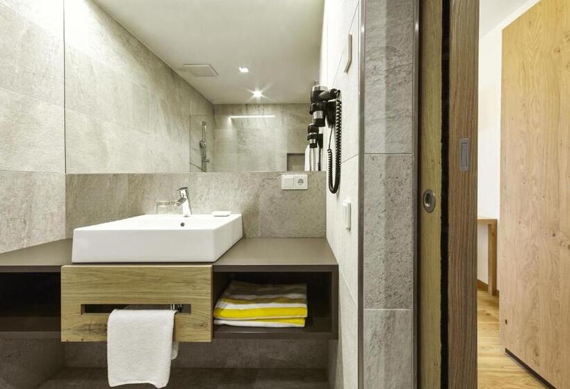 シングルデラックスルーム, Obermoosburg