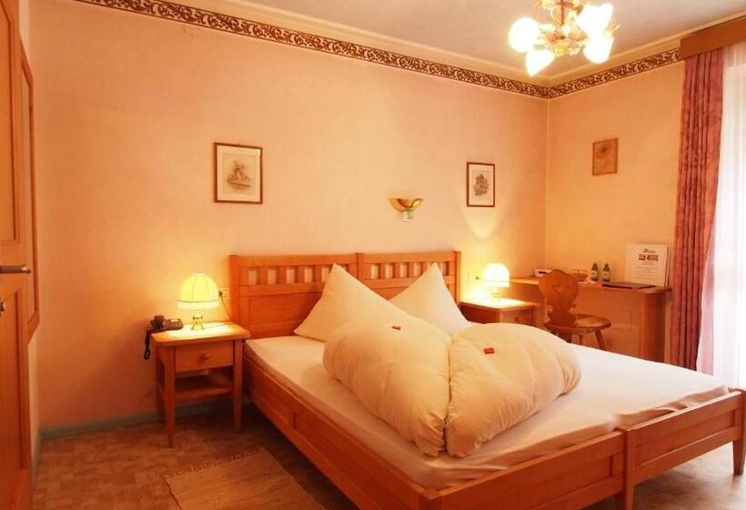 エコノミールーム, Obermoosburg