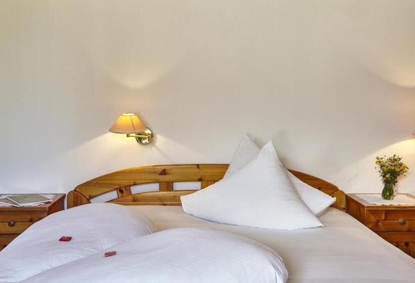 エコノミールーム, Obermoosburg