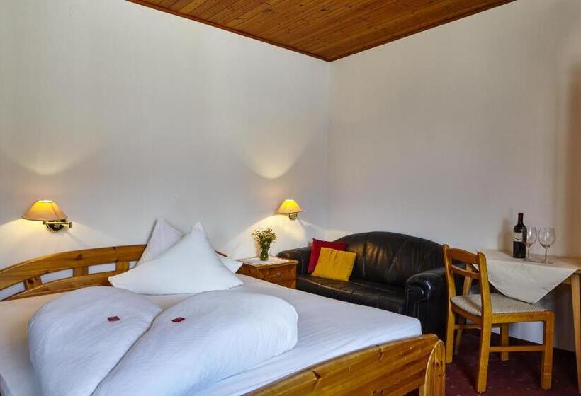 エコノミールーム, Obermoosburg