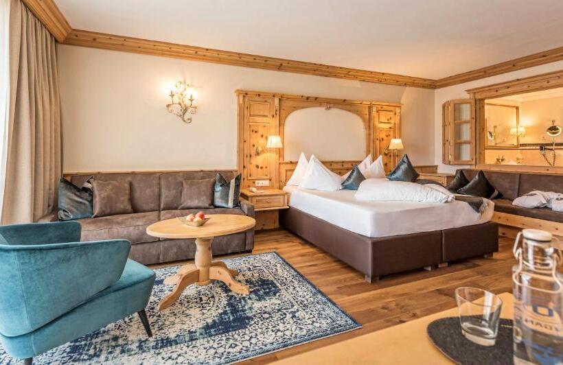 발코니가 있는 스위트, Quellenhof Luxury Resort Passeier