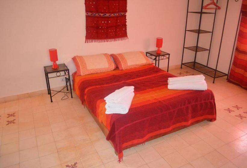 سوییت, Casa Naima