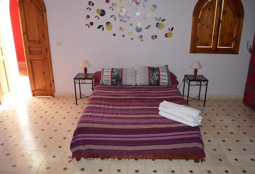 سوییت, Casa Naima