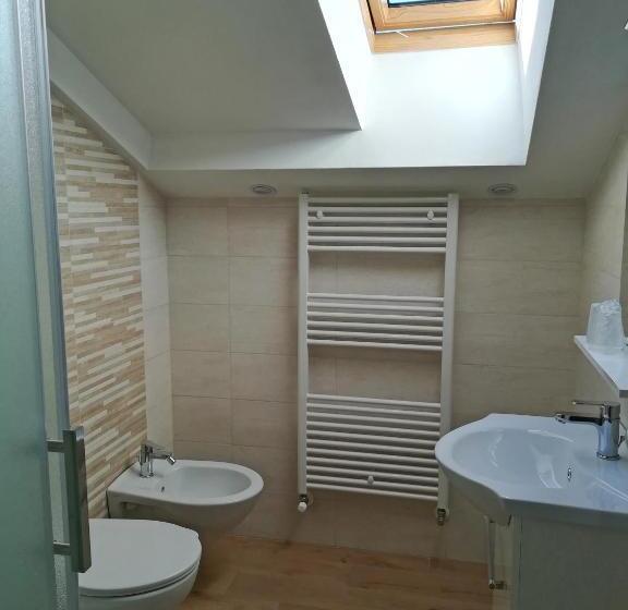 غرفة دور أخير, Maso Sveseri