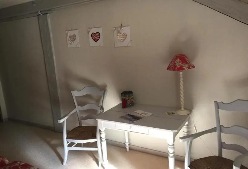 コンフォートルーム, Auberge De La Cholotte