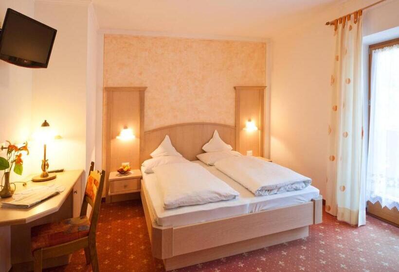 اتاق استاندارد سه نفره, Pension Sonnegg