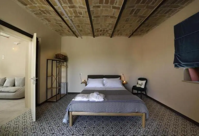 اتاق لوکس, La Cascina Di Chiara