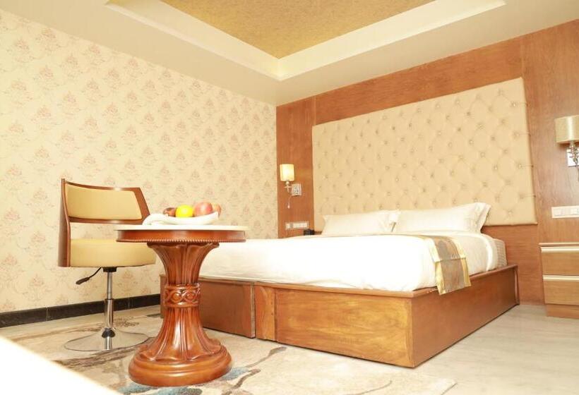 Полулюкс, The Hotel Park