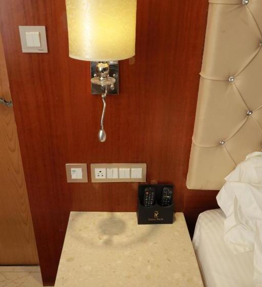 חדר דלוקס, The Hotel Park