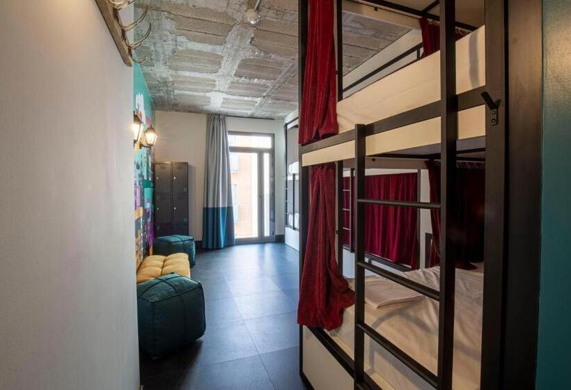 اتاق پرمیوم, The Central House Madrid Lavapiés