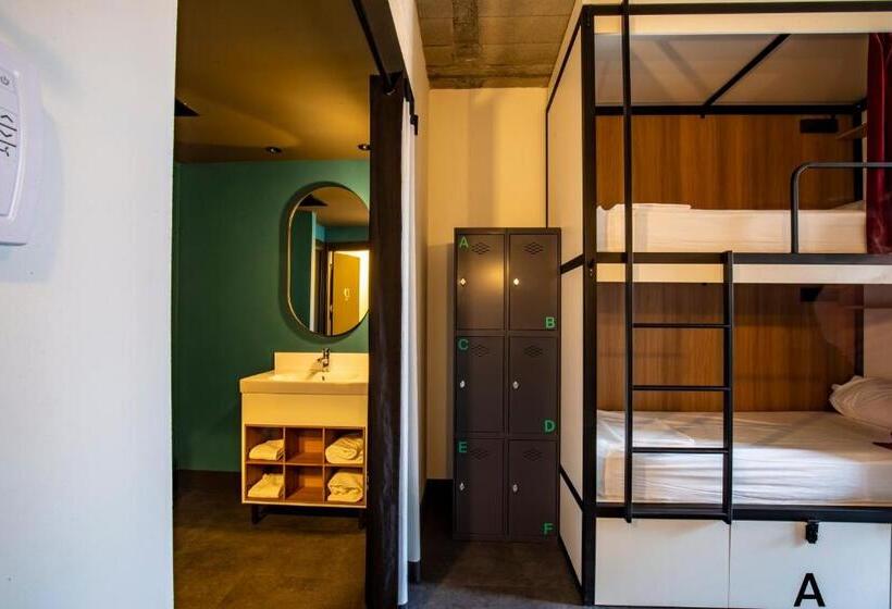 اتاق پرمیوم, The Central House Madrid Lavapiés