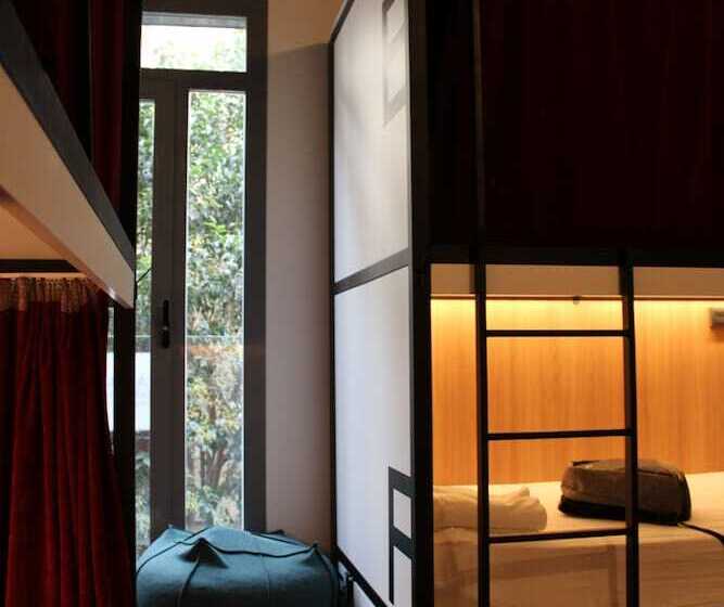 تختخواب در اتاق مشترک, The Central House Madrid Lavapiés