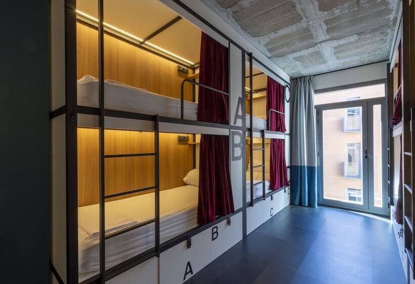 تختخواب در اتاق مشترک, The Central House Madrid Lavapiés