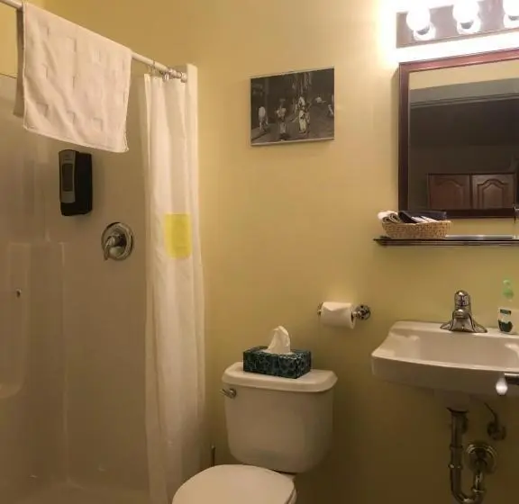 スタンダードルーム, Crowsnest Vineyards Guesthouse