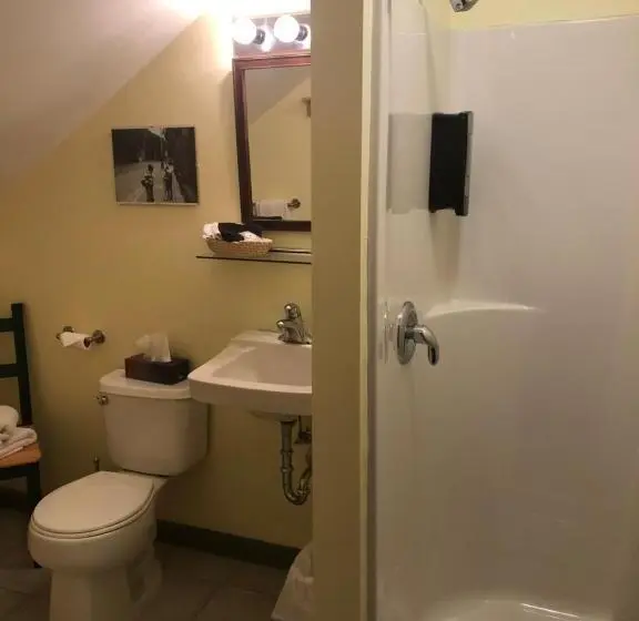 スタンダードルーム, Crowsnest Vineyards Guesthouse