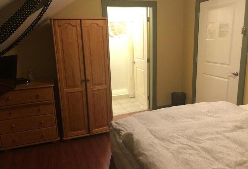 スタンダードルーム, Crowsnest Vineyards Guesthouse