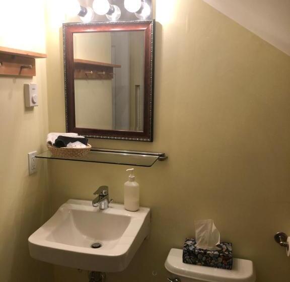 スタンダードルーム, Crowsnest Vineyards Guesthouse