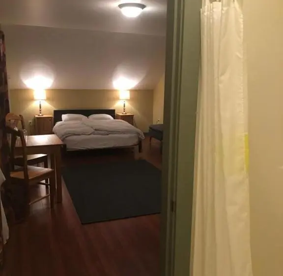 スタンダードルーム, Crowsnest Vineyards Guesthouse