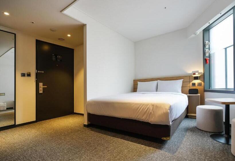 Quarto Estandar, Henn Na Hotel Seoul Myeongdong
