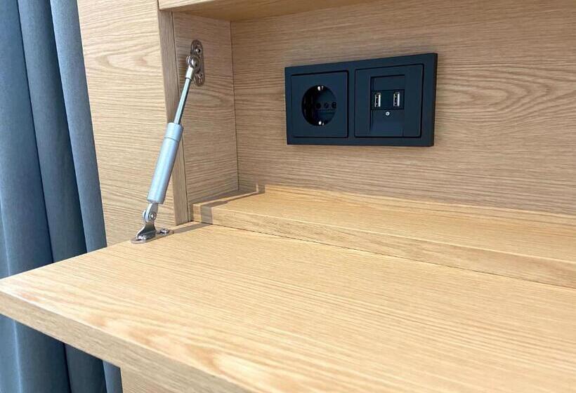 חדר סטנדרט נוף להרים, Henn Na Hotel Seoul Myeongdong