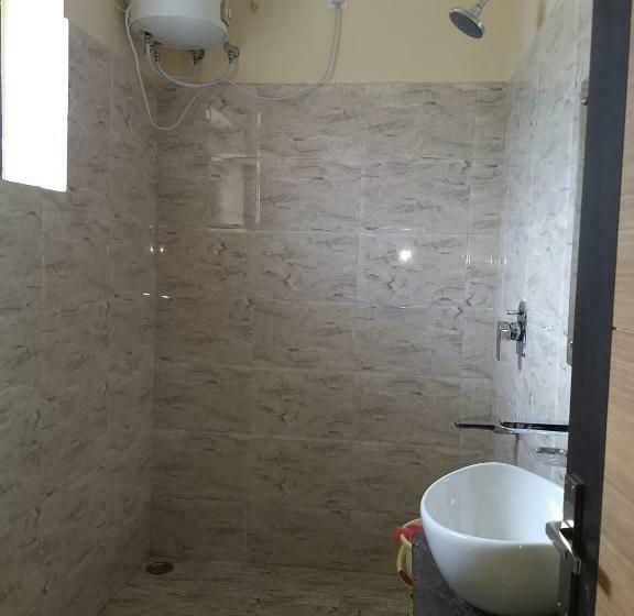 غرفة سوبيريور, Reyansh