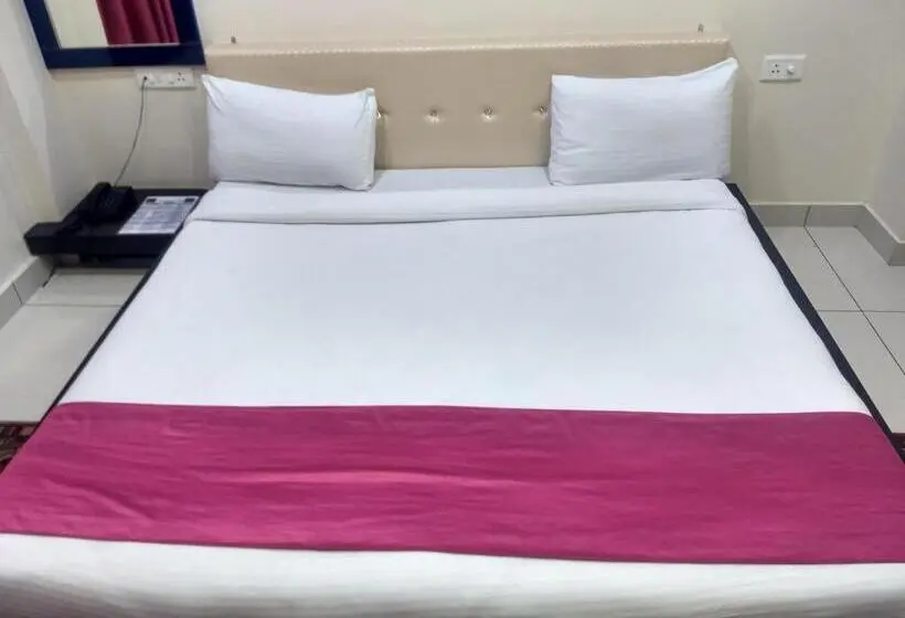 Chambre Deluxe, Reyansh
