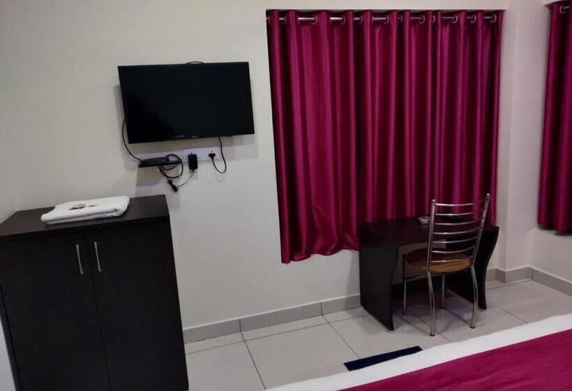 غرفة ديلوكس, Reyansh