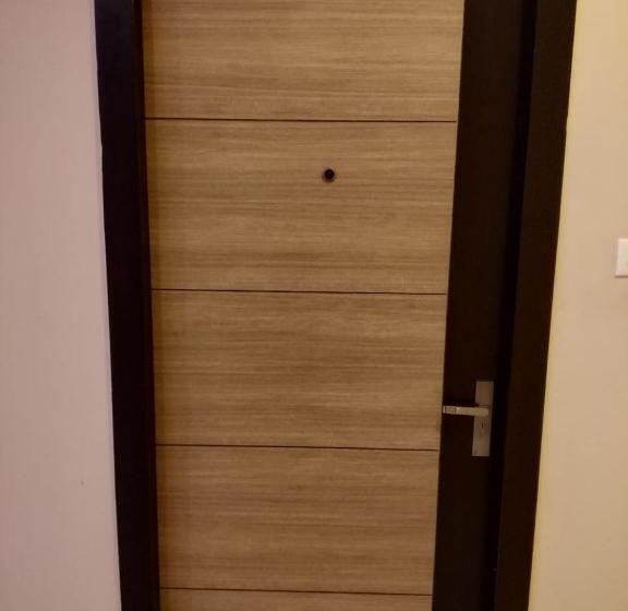 غرفة سوبيريور, Reyansh