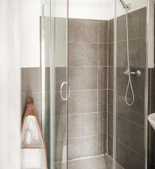 غرفة قياسية رباعية مطلة على البحر, Riva Del Sol Beach Resort