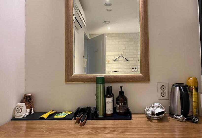 Habitació Deluxe, Yaja Hwajeong Station