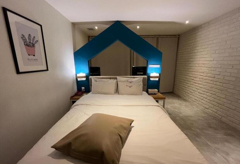 Habitació Deluxe, Yaja Hwajeong Station