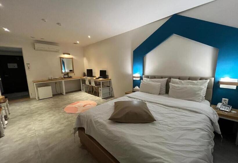 Habitació Deluxe, Yaja Hwajeong Station