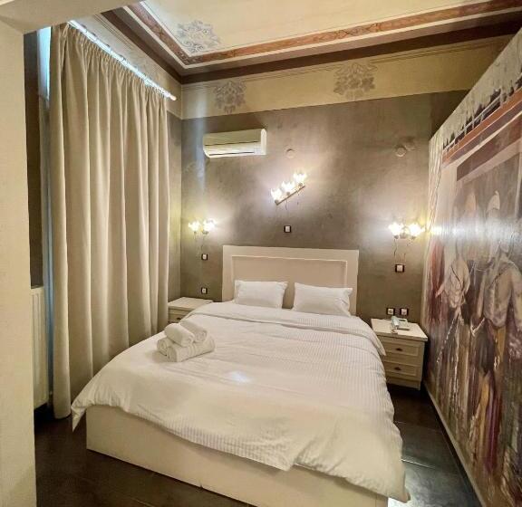 Quarto Deluxe, Augustos