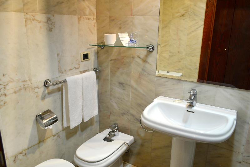 디럭스 룸, Courtyard By Marriott Shanghai Central