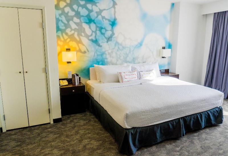 اتاق استاندارد با تخت بزرگ, Courtyard By Marriott San Luis Potosi