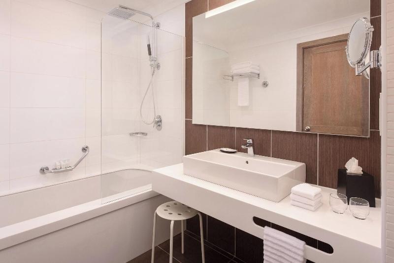 패밀리 룸, Crampon