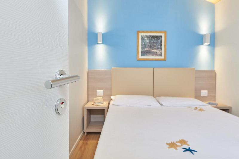 스탠다드 룸, Crampon