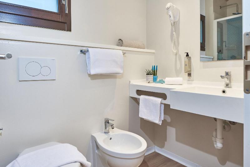 스탠다드 룸, Crampon