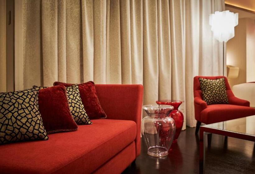 Президентский Люкс, Cross Hotel Sapporo